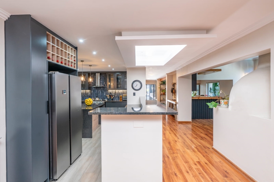 5 Bedroom Property for Sale in Eversdal Western Cape